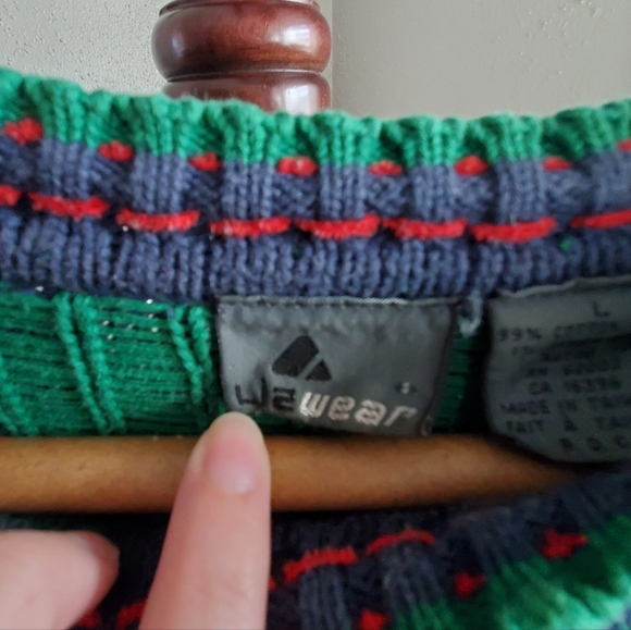 100% Cptton, Liz Wear - Blue and Green Paisley Sweater - Picture 2 of 5